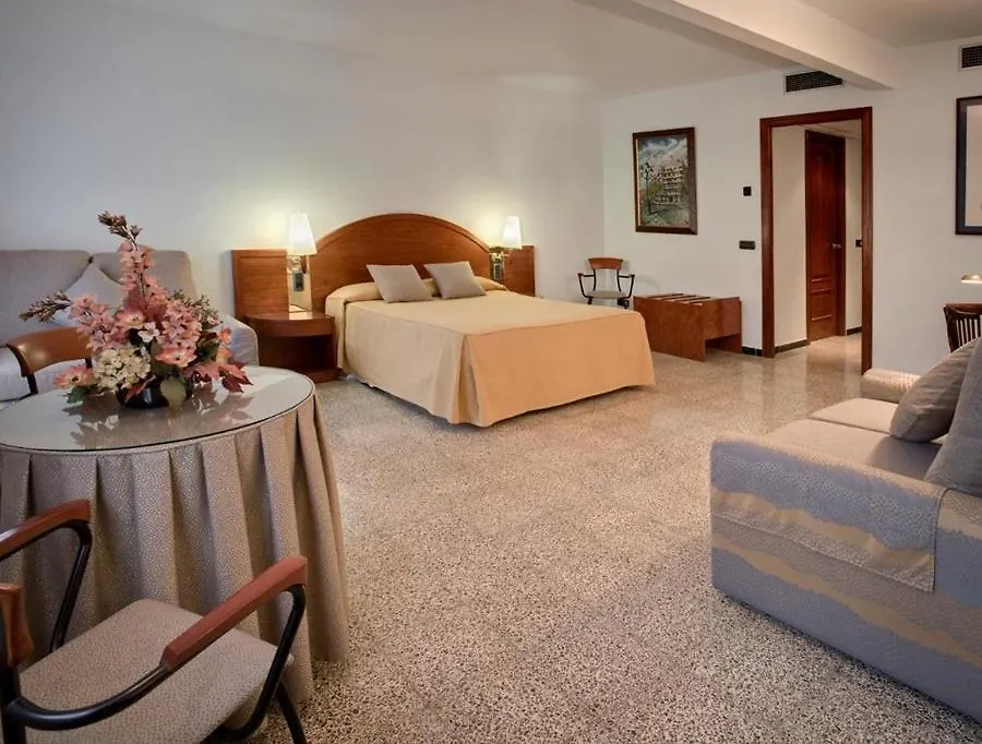 Hotel Gaudi Reus Spanien