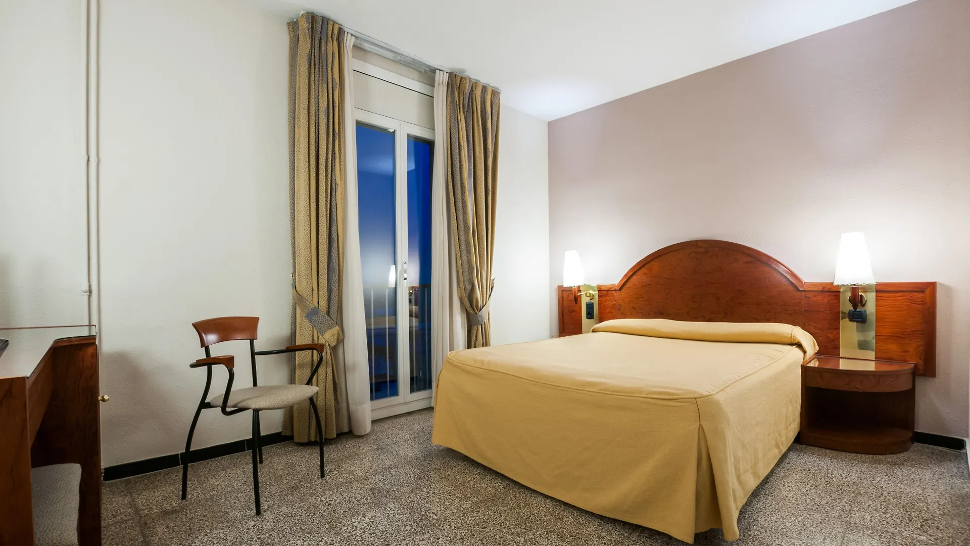 ***  Hotel Gaudi Reus Spanien