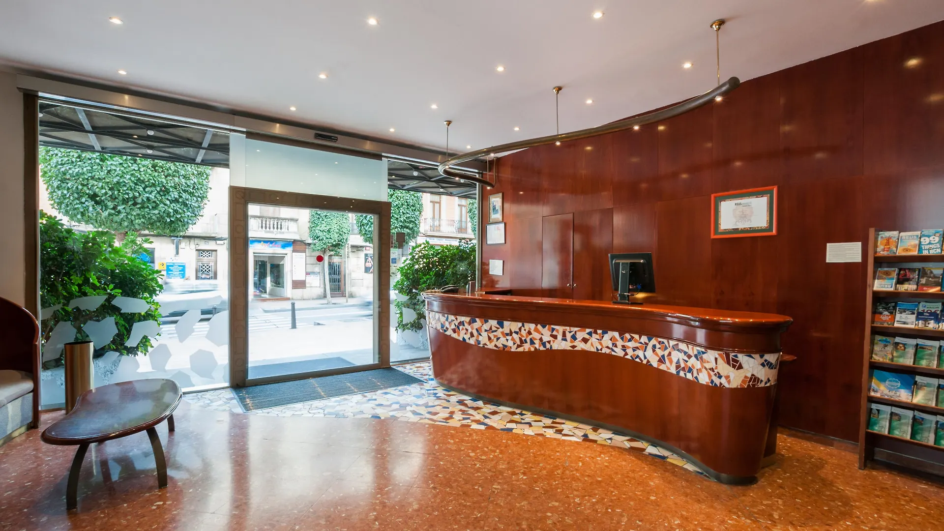 Hotel Gaudi Reus 3*,
