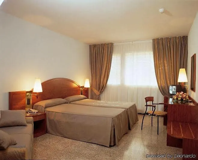 Hotel Gaudi Reus 3*,